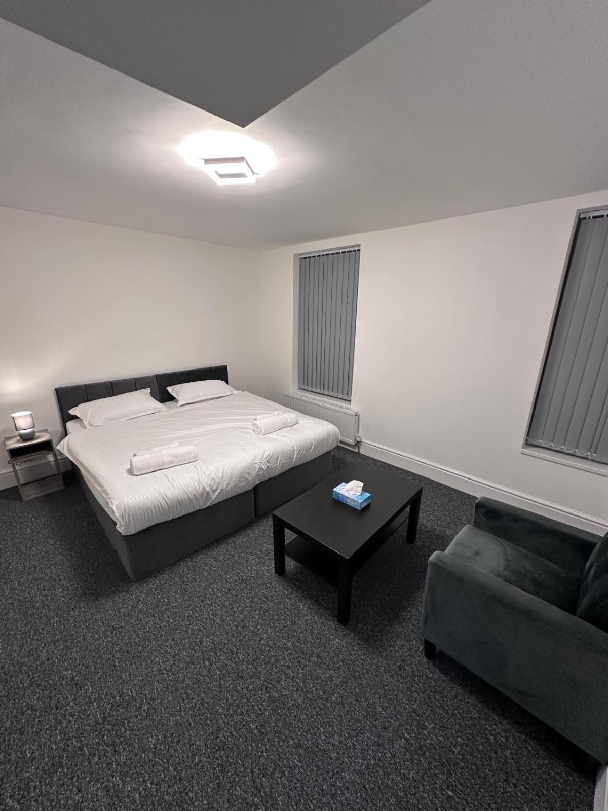 Modern Two-Bedroom Apartment Manchester Exterior photo